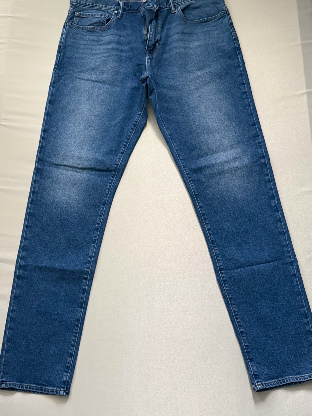 GAP Men’s Slim Straight Jeans - Mid Blue Wash